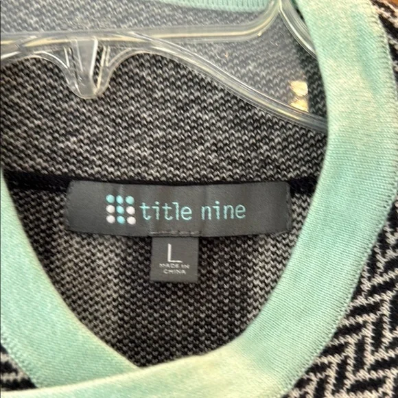 Title Nine Black and White Sweater tunic size Large - Picture 2 of 6